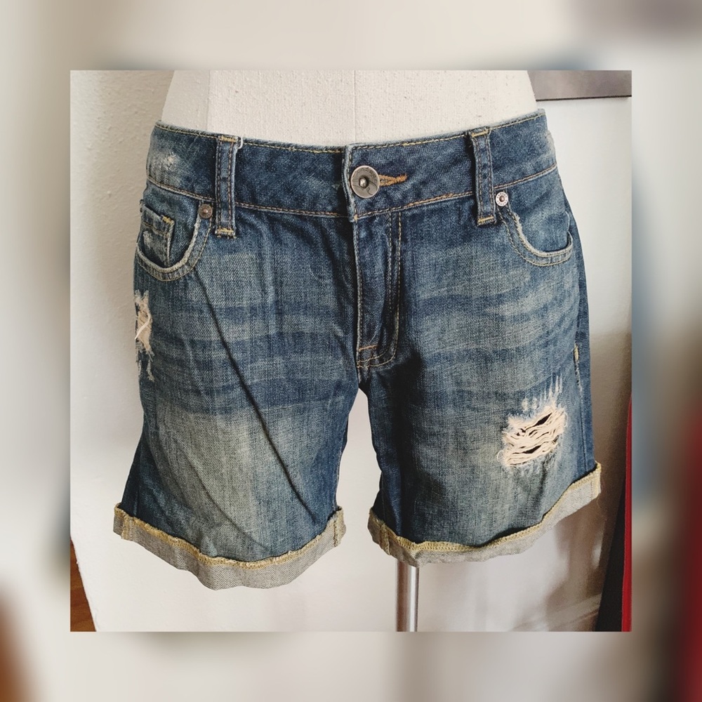 Refuge Size 5 Denim Shorts